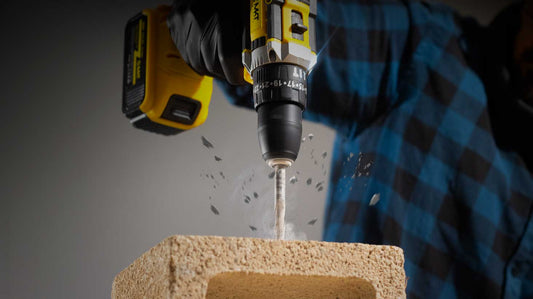 TALADRO ATORNILLADOR a batería MAKTUL, el más completo del mercado.